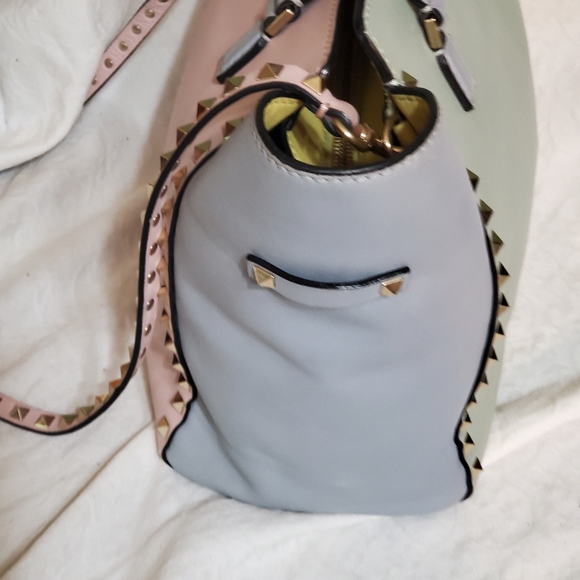 Valentino Garavani Colorblock Rockstud Crossbody/Satchel. - Picture 4 of 16